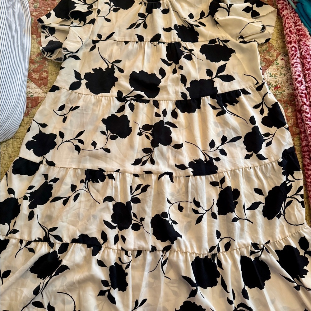 SHEIN Black and Cream Floral Long Sleeve Dress